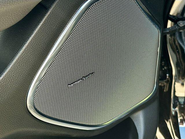 Photo of 2026 Diamond Black Crystal Pearlcoat RAM 1500