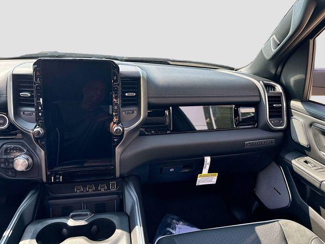 Photo of 2026 Diamond Black Crystal Pearlcoat RAM 1500