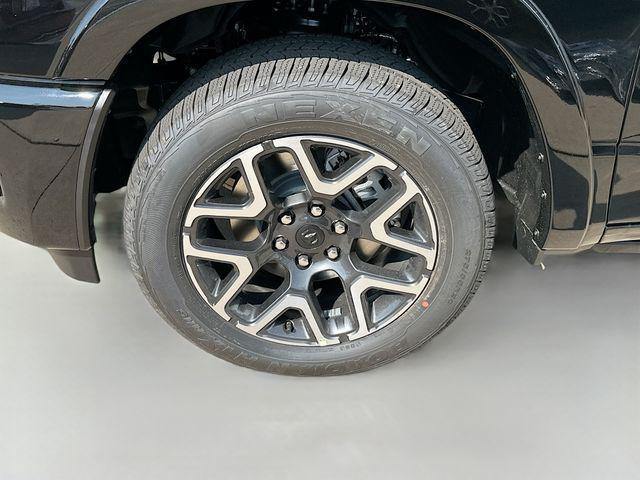 Photo of 2026 Diamond Black Crystal Pearlcoat RAM 1500