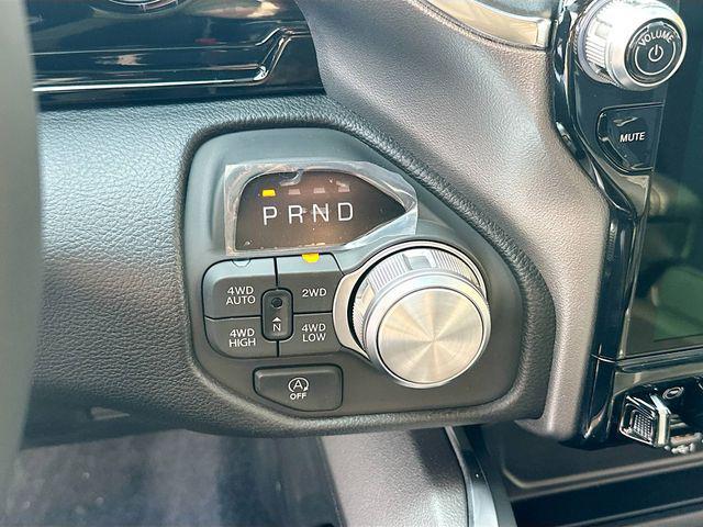 Photo of 2026 Diamond Black Crystal Pearlcoat RAM 1500