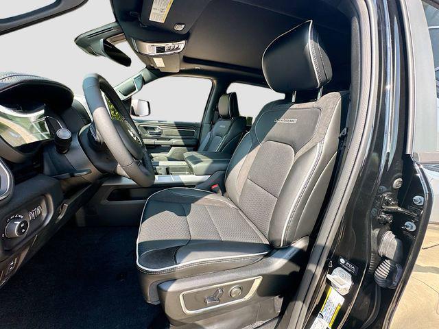 Photo of 2026 Diamond Black Crystal Pearlcoat RAM 1500
