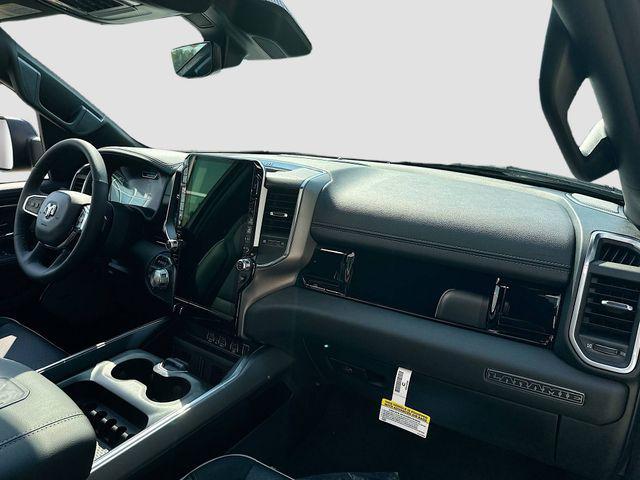 Photo of 2026 Diamond Black Crystal Pearlcoat RAM 1500