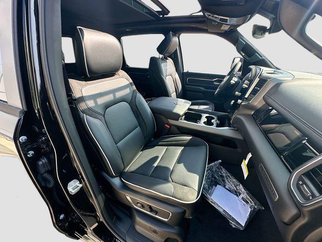 Photo of 2026 Diamond Black Crystal Pearlcoat RAM 1500