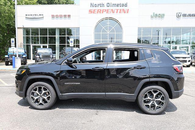 Photo of 2025 Diamond Black Crystal Pearlcoat Jeep Compass