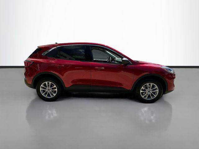 Photo of 2022 Rapid Red Metallic Tinted Clearcoat Ford Escape