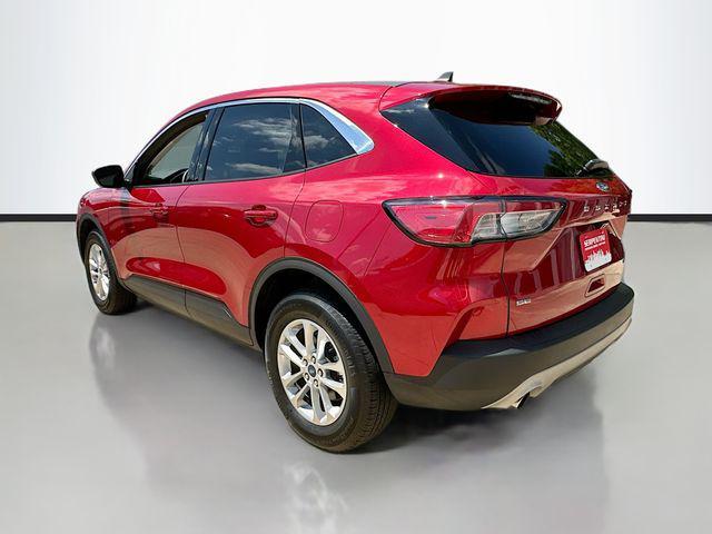 Photo of 2022 Rapid Red Metallic Tinted Clearcoat Ford Escape
