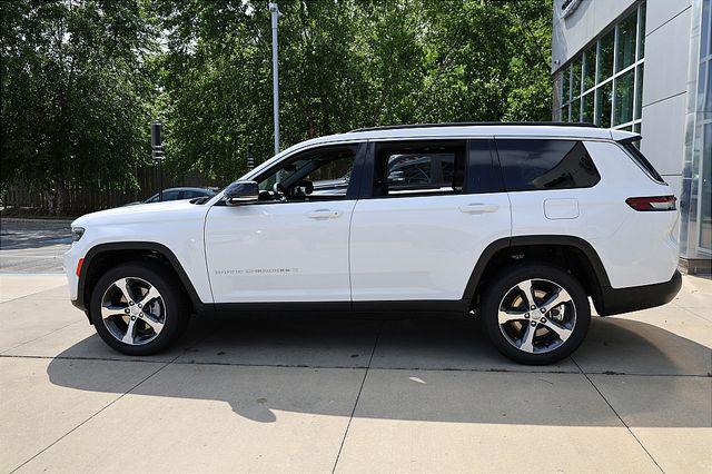 Photo of 2025 Bright White Clearcoat Jeep Grand Cherokee L