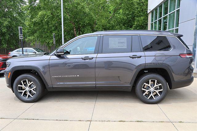 Photo of 2025 Baltic Gray Metallic Clearcoat Jeep Grand Cherokee L