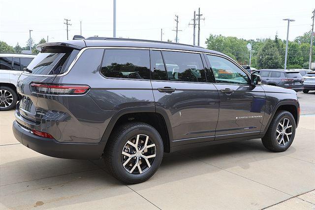 Photo of 2025 Baltic Gray Metallic Clearcoat Jeep Grand Cherokee L