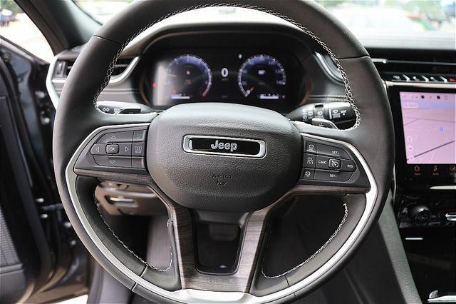 Photo of 2025 Baltic Gray Metallic Clearcoat Jeep Grand Cherokee L