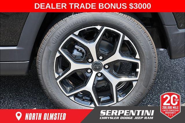 Photo of 2025 Diamond Black Crystal Pearlcoat Jeep Compass