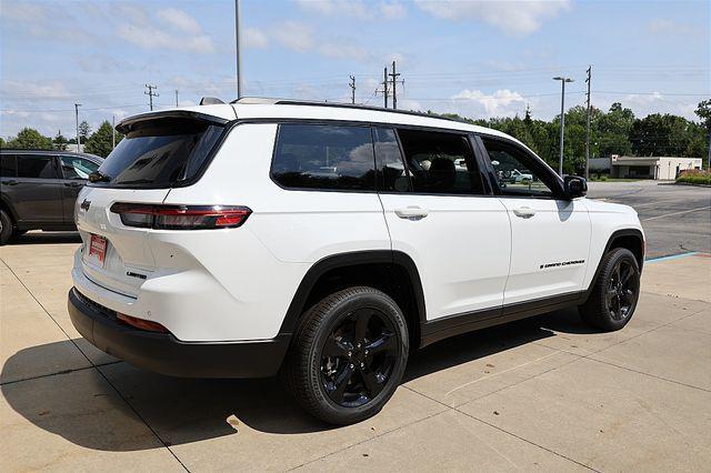 Photo of 2025 Bright White Clearcoat Jeep Grand Cherokee L