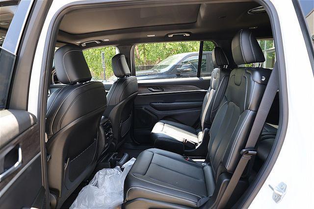Photo of 2025 Bright White Clearcoat Jeep Grand Cherokee L