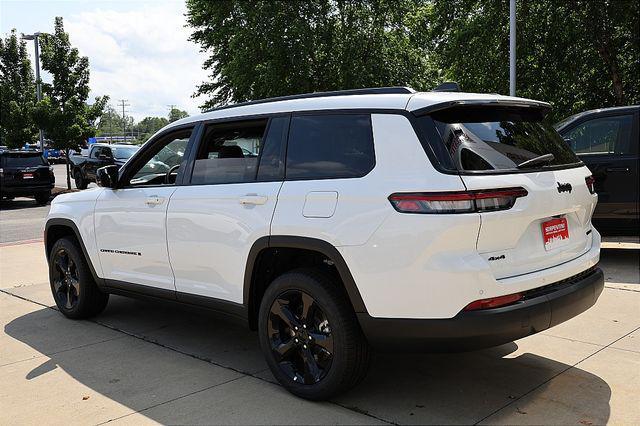 Photo of 2025 Bright White Clearcoat Jeep Grand Cherokee L