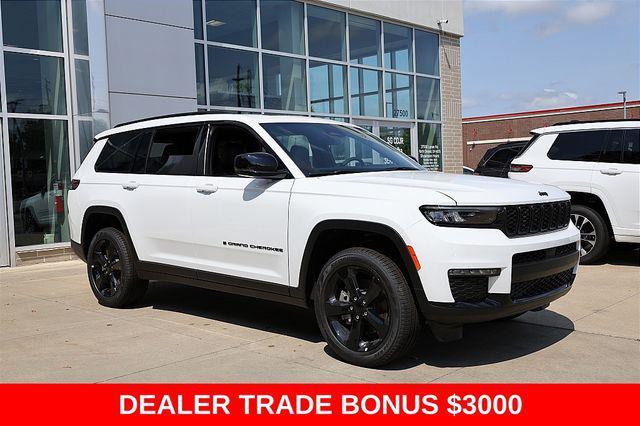 Photo of 2025 Bright White Clearcoat Jeep Grand Cherokee L
