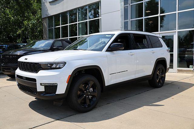 Photo of 2025 Bright White Clearcoat Jeep Grand Cherokee L