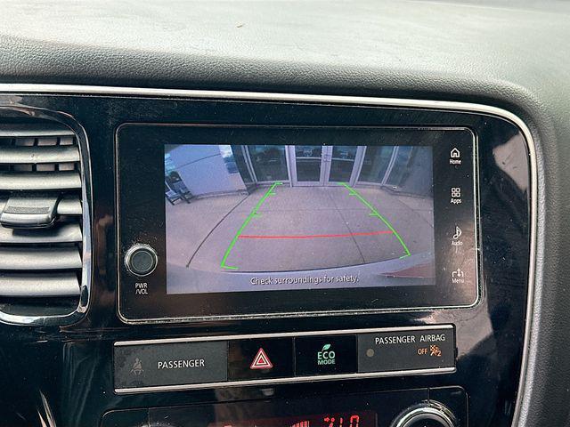 Photo of 2019 Pearl White Mitsubishi Outlander