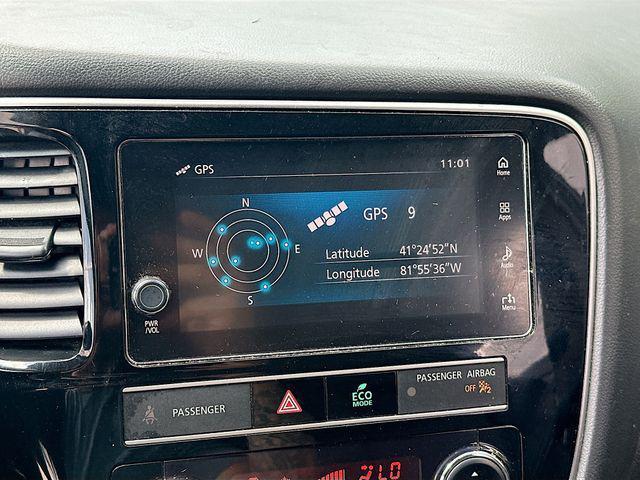 Photo of 2019 Pearl White Mitsubishi Outlander