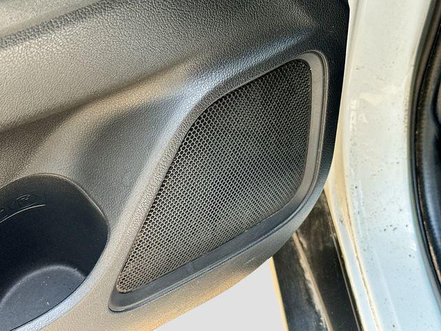 Photo of 2019 Pearl White Mitsubishi Outlander