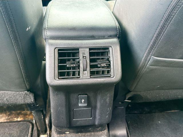 Photo of 2019 Pearl White Mitsubishi Outlander