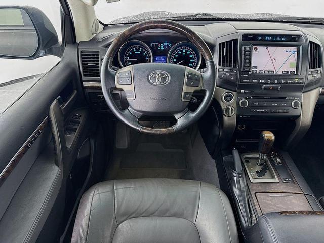 Photo of 2009 Super White Toyota Land Cruiser