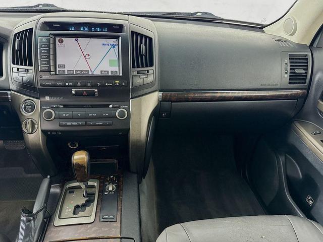 Photo of 2009 Super White Toyota Land Cruiser