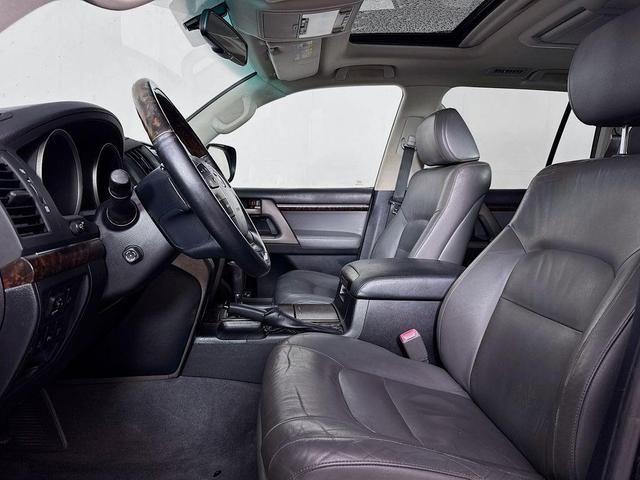 Photo of 2009 Super White Toyota Land Cruiser