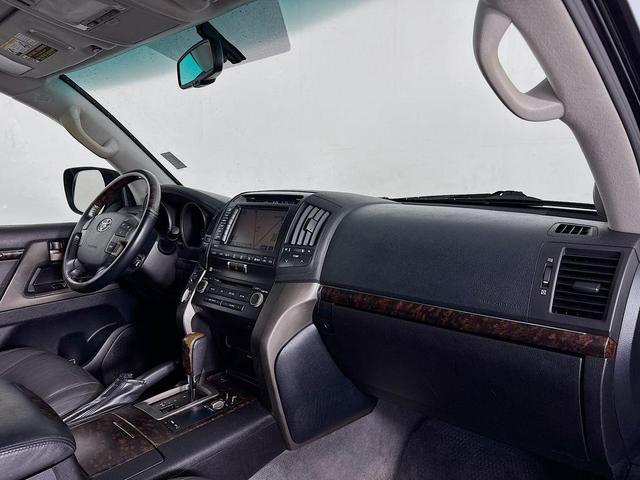 Photo of 2009 Super White Toyota Land Cruiser