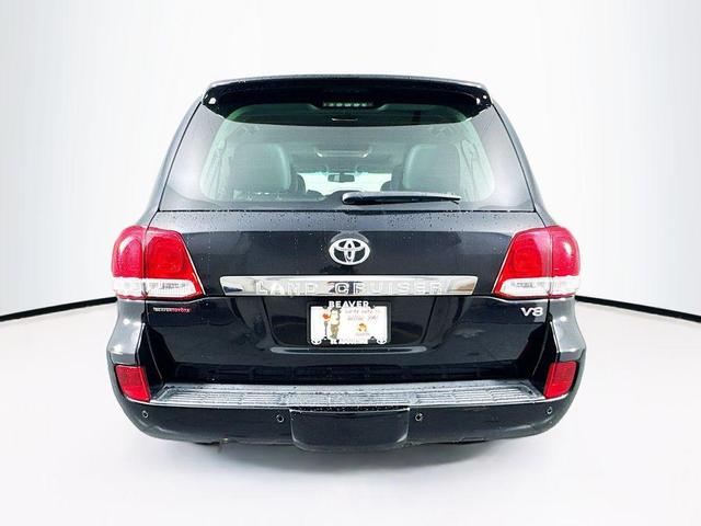 Photo of 2009 Super White Toyota Land Cruiser