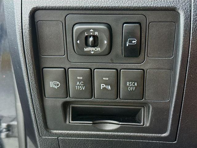 Photo of 2009 Super White Toyota Land Cruiser