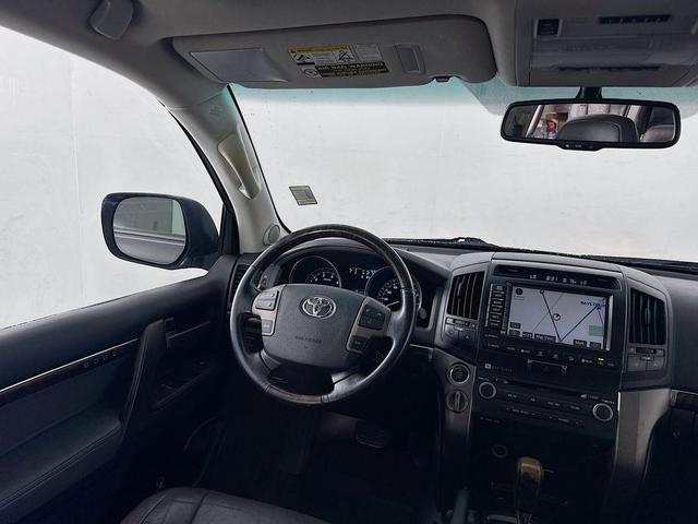 Photo of 2009 Super White Toyota Land Cruiser