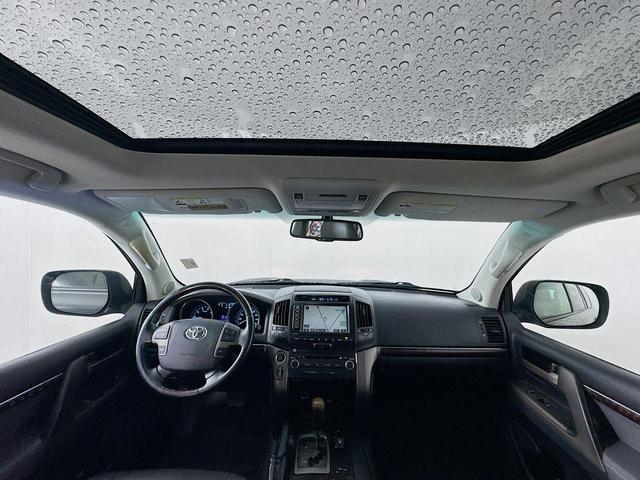 Photo of 2009 Super White Toyota Land Cruiser