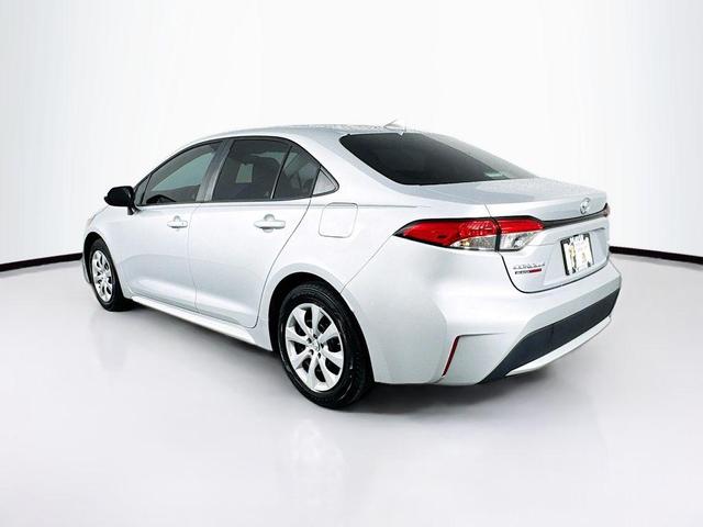 Photo of 2022 Classic Silver Metallic Toyota Corolla