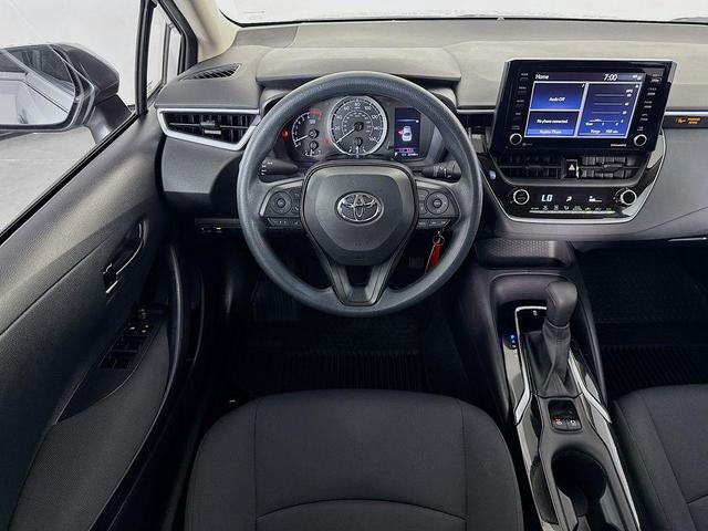 Photo of 2022 Classic Silver Metallic Toyota Corolla