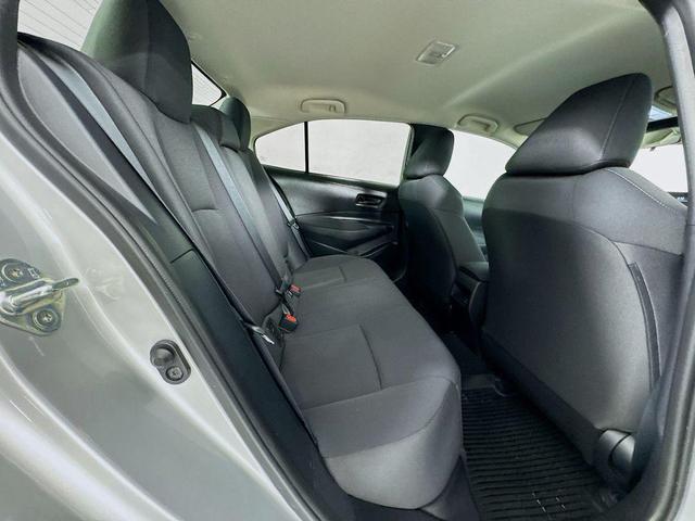 Photo of 2022 Classic Silver Metallic Toyota Corolla