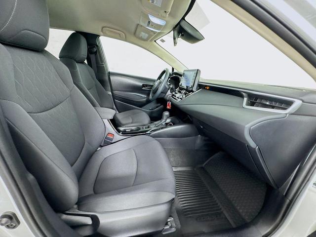 Photo of 2022 Classic Silver Metallic Toyota Corolla