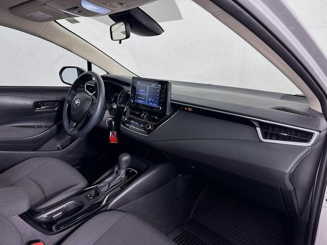 Photo of 2022 Classic Silver Metallic Toyota Corolla