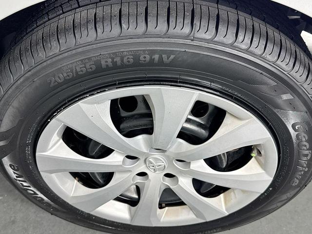 Photo of 2022 Classic Silver Metallic Toyota Corolla