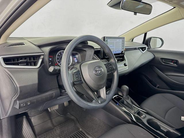Photo of 2022 Classic Silver Metallic Toyota Corolla