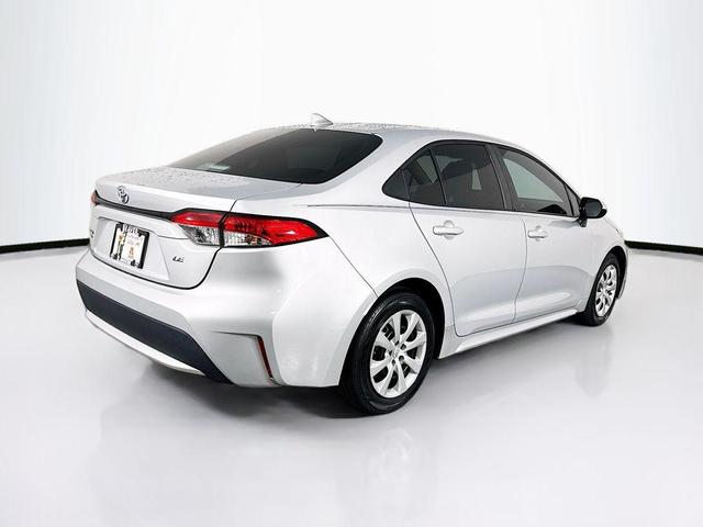 Photo of 2022 Classic Silver Metallic Toyota Corolla