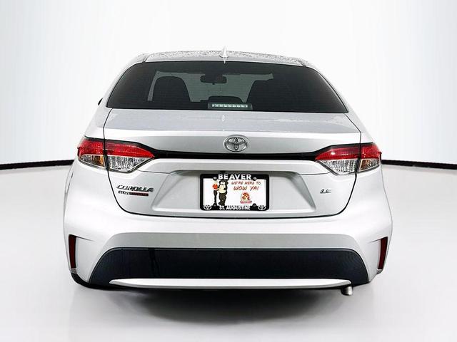 Photo of 2022 Classic Silver Metallic Toyota Corolla