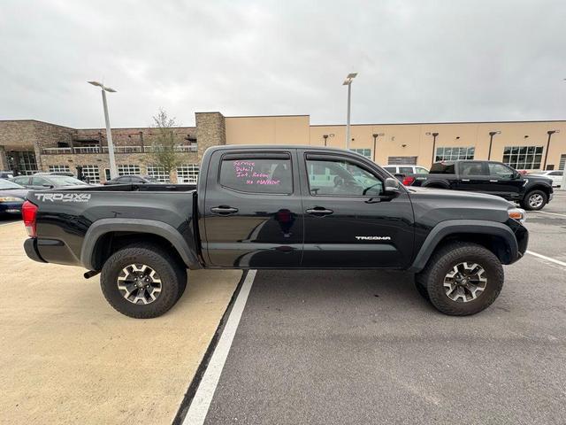 Photo of 2016 Black Toyota Tacoma