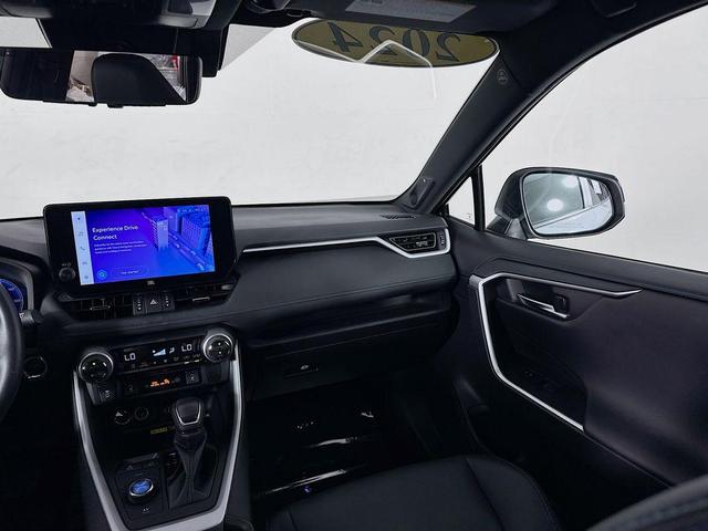 Photo of 2024 Wind Chill Prl Toyota RAV4 Hybrid