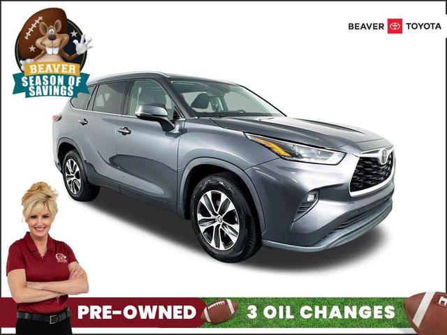 Photo of 2021 Gray Toyota Highlander
