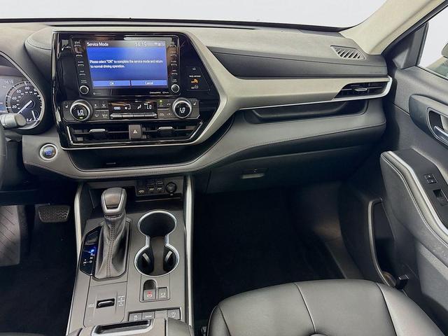 Photo of 2021 Gray Toyota Highlander