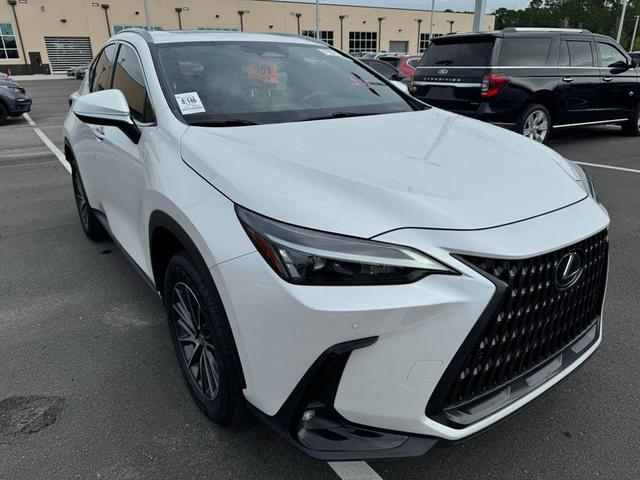 Photo of 2025 Eminent White Pearl Lexus NX 250