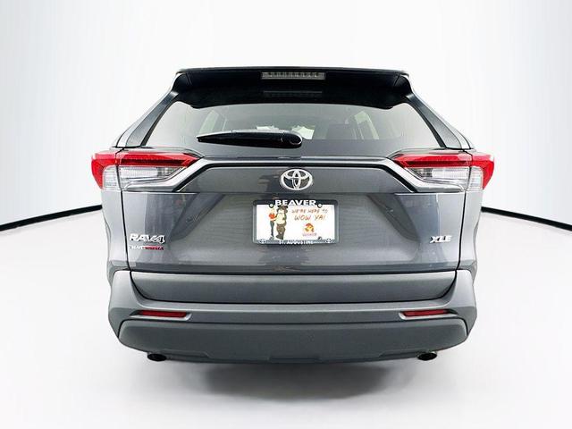 Photo of 2021 Gray Toyota RAV4