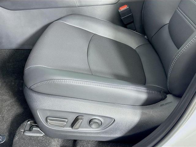 Photo of 2025 Wind Chill Pearl Toyota RAV4
