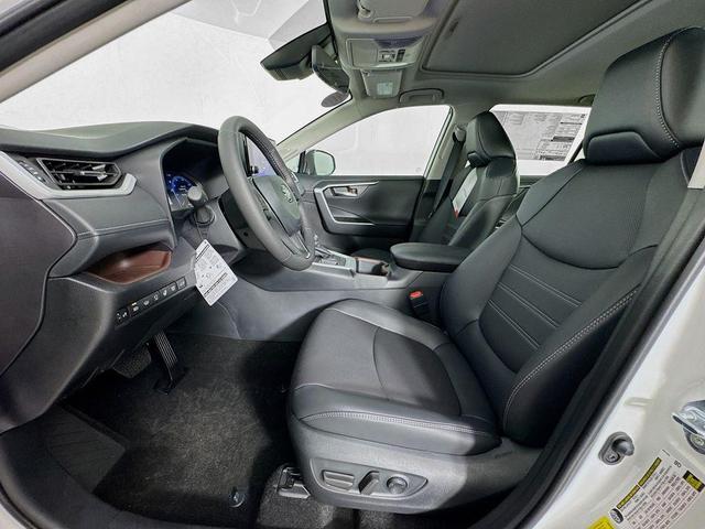Photo of 2025 Wind Chill Pearl Toyota RAV4