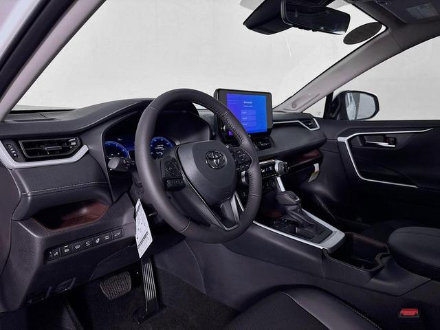 Photo of 2025 Wind Chill Pearl Toyota RAV4